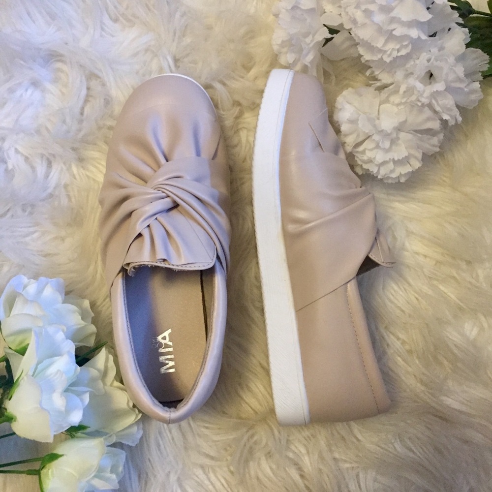 Taupe Slip On Bow Sneakers {6}